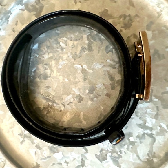 Gucci G Black Belt- 42” X 1” overall- The smallest hole makes it a 34” Waist! - Picture 5 of 10